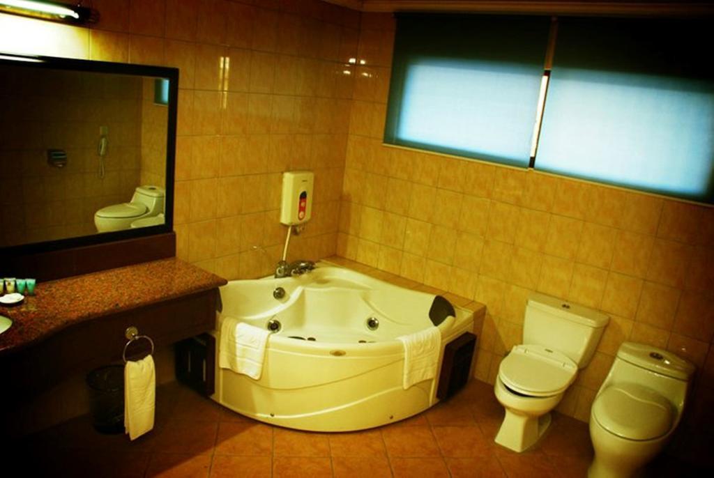 Grand Regal Hotel באקולוד חדר תמונה