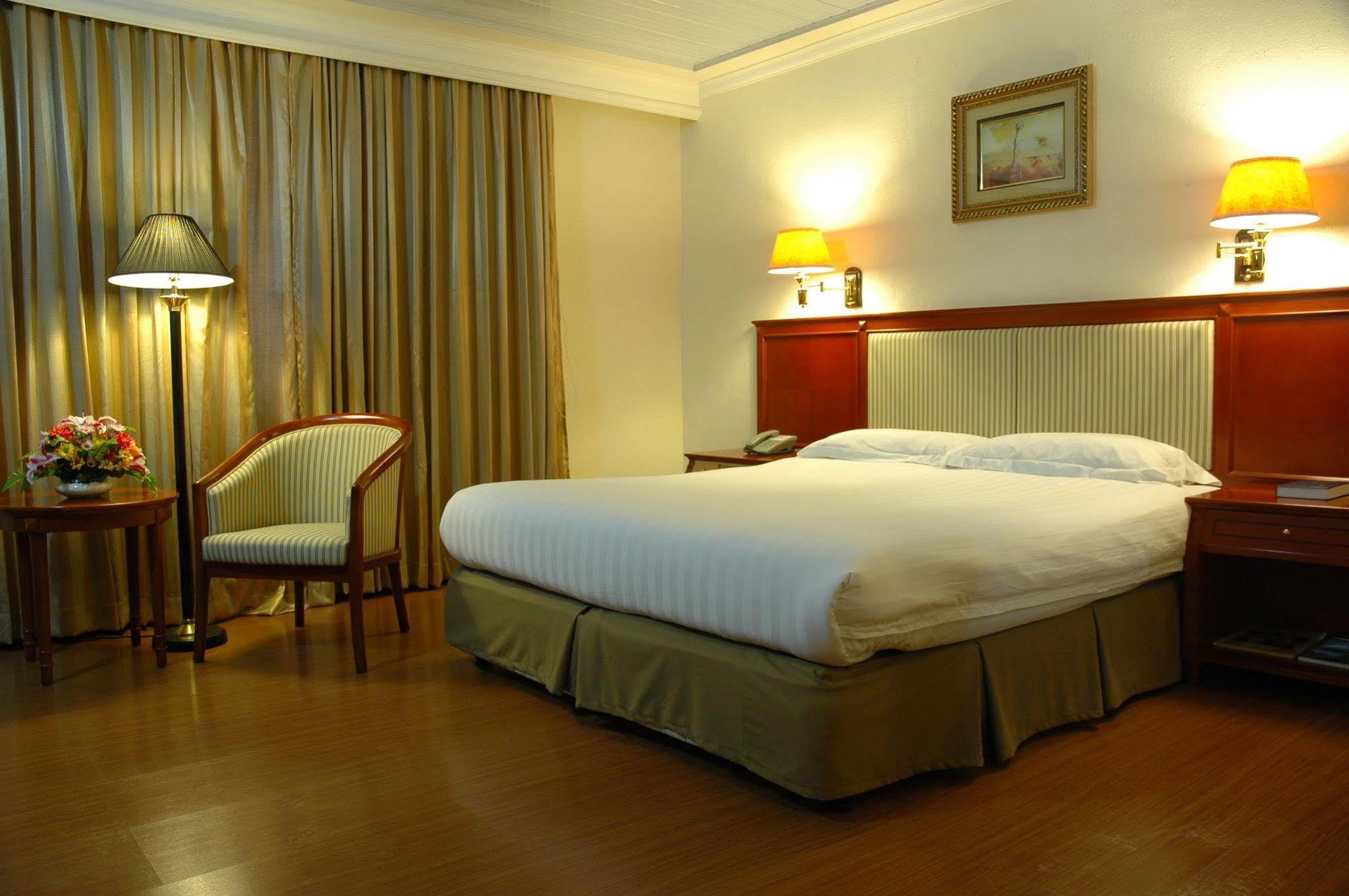 Grand Regal Hotel באקולוד מראה חיצוני תמונה
