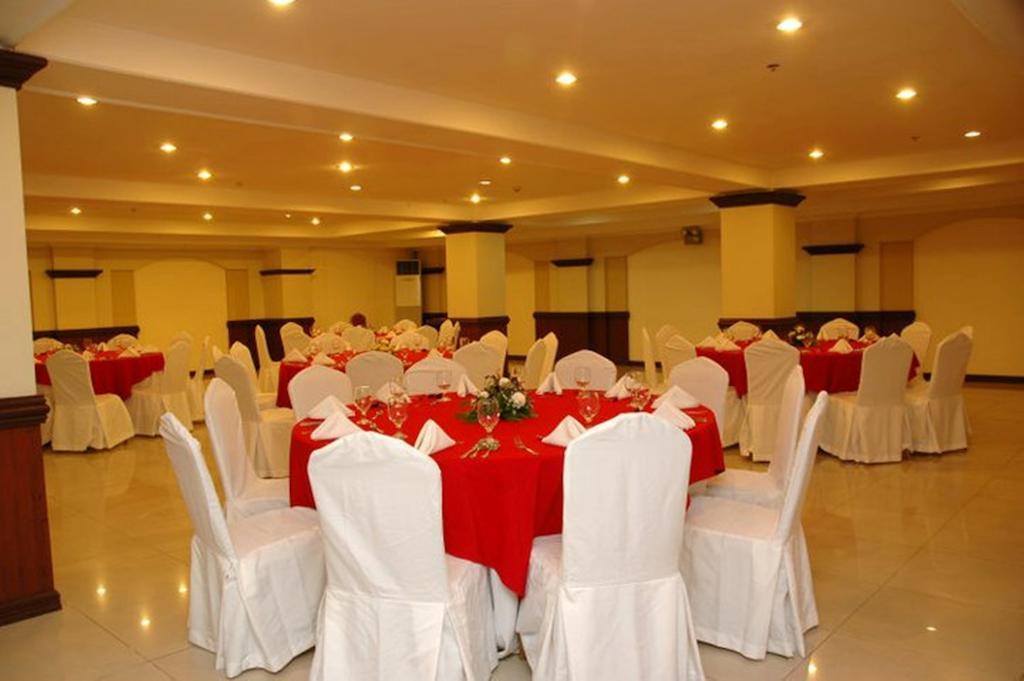 Grand Regal Hotel באקולוד מראה חיצוני תמונה