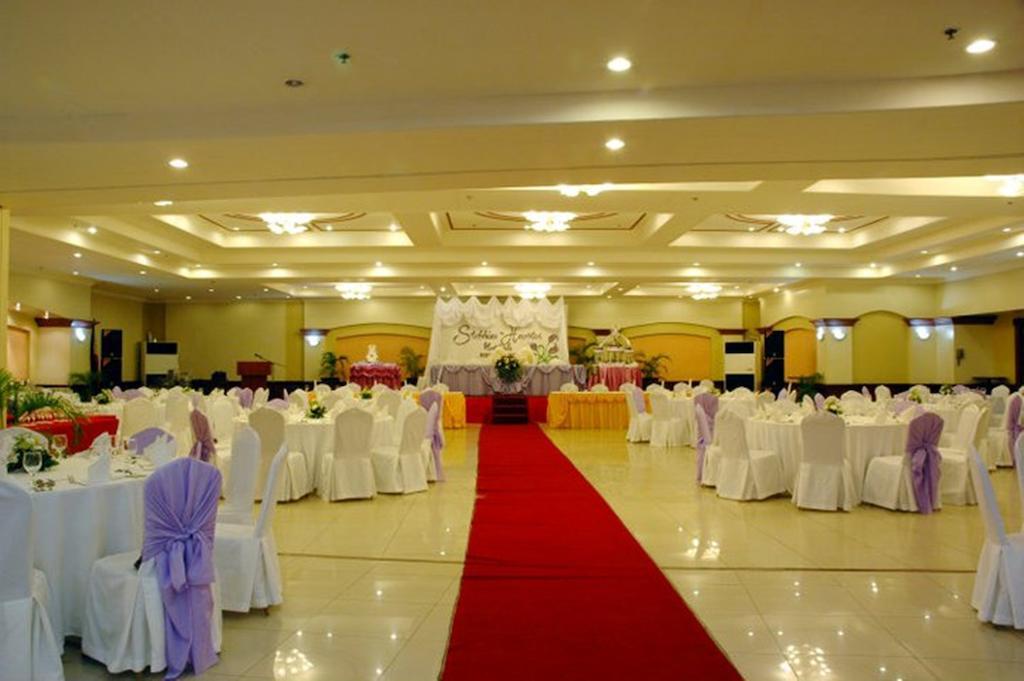 Grand Regal Hotel באקולוד מראה חיצוני תמונה