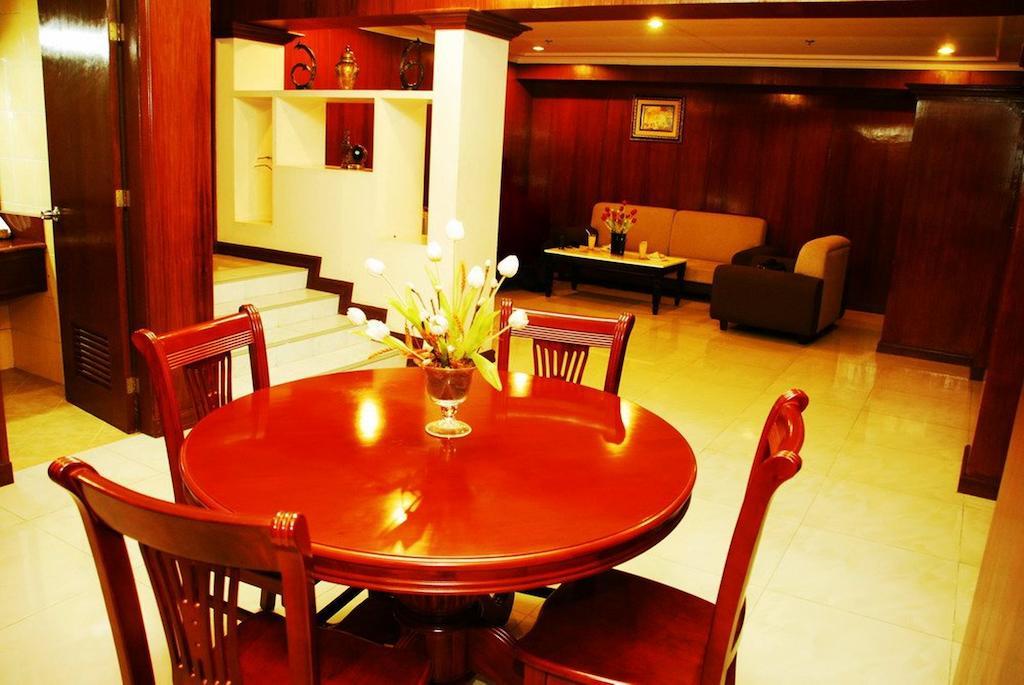 Grand Regal Hotel באקולוד מראה חיצוני תמונה